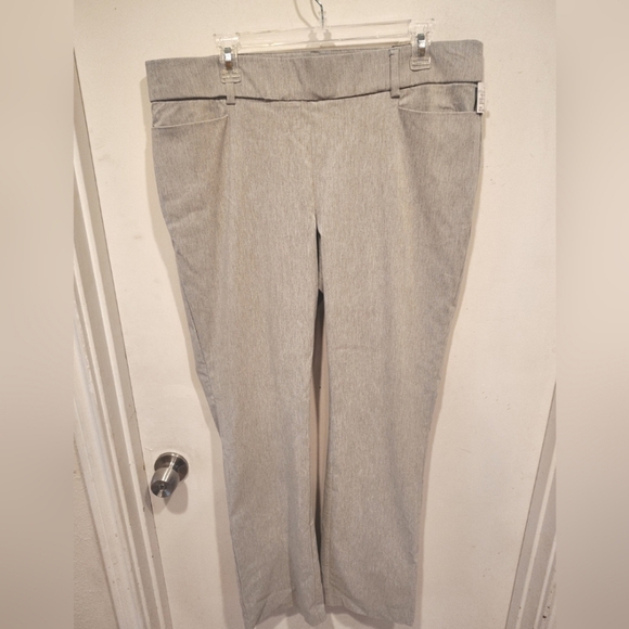 Maurices Women's NWT Light Grey Stretch Boot Cut Bengaline Pull-On Pants Sz 16W - Picture 1 of 9